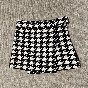 Houndstooth wrap mini skirt
